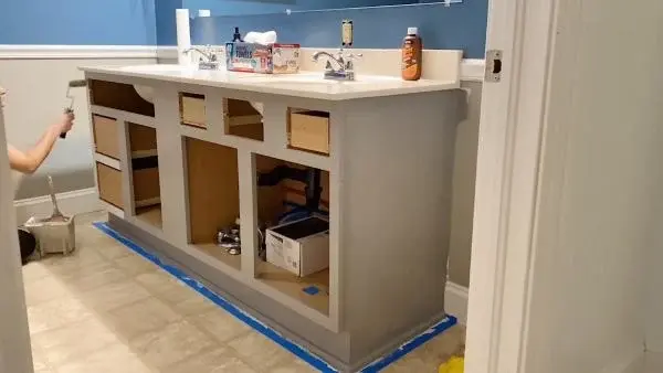 How Should You Paint Your Oak Kitchen Cabinets
